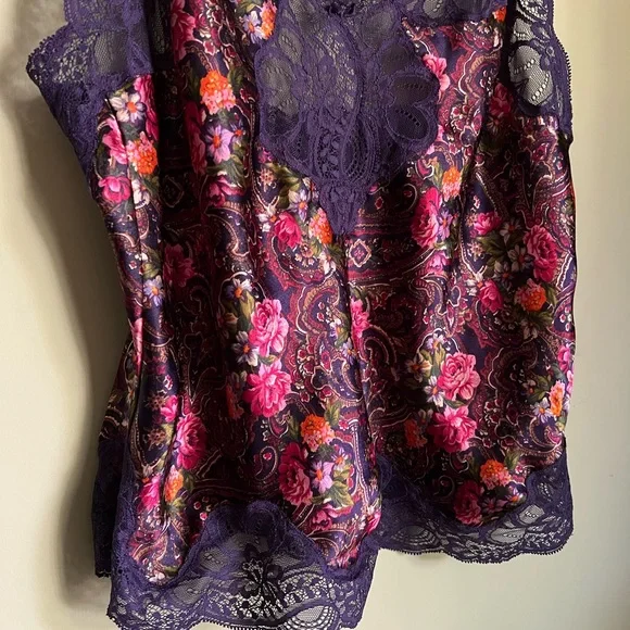 •Sold• Vintage Oscar de la Renta Camisole Top, Lingerie Slip Top, Floral Lace - Picture 5 of 9